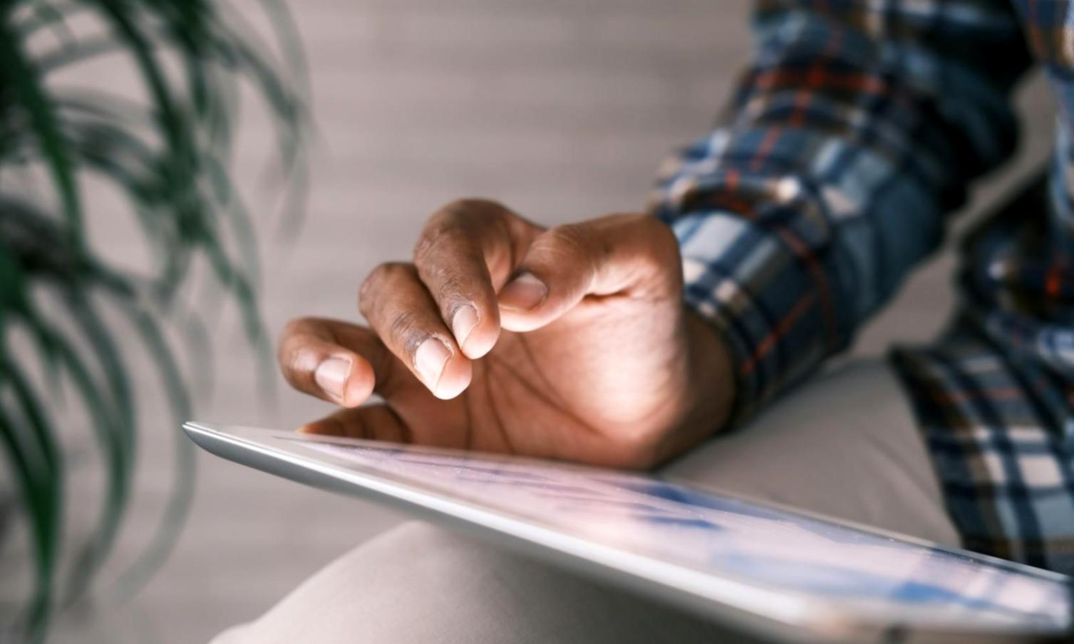 Close-up of weekly expense tracking interface